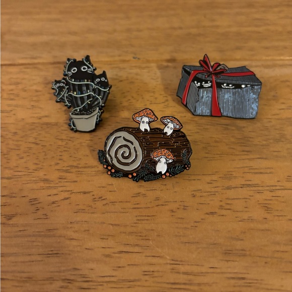 Guild of Calamity Hit Topic Seasons Creepings Pins Bundle of 3 - Picture 2 of 7
